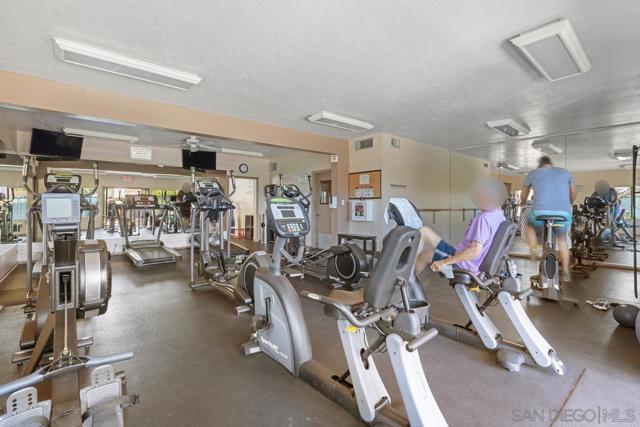 5438 Caminito Bayo, La Jolla CA: https://media.crmls.org/mediaz/6acd3c99-0f3c-41c5-a2fb-7cd74cc475c7.jpg