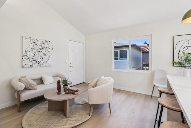 4043 Utah St, San Diego CA: https://media.crmls.org/mediaz/6acd76dc-2b1d-4cfc-b844-edb16109eb22.jpg