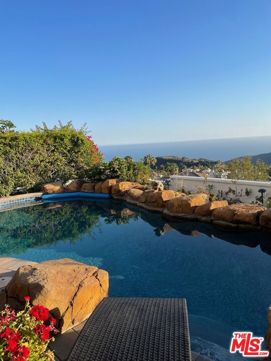 1738 Chastain, Pacific Palisades CA: https://media.crmls.org/mediaz/6acd84a0-b61e-4f31-b71c-447896ea359e.jpg
