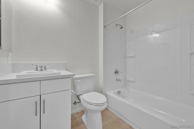 28203 Verdant Ct, Valley Center CA: https://media.crmls.org/mediaz/6acdac5d-8a36-4cec-ac68-7df58494c6a9.jpg