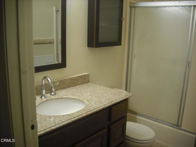 Detail Gallery Image 4 of 5 For 2410 El Dorado Ave a,  Oxnard,  CA 93033 - 2 Beds | 1 Baths