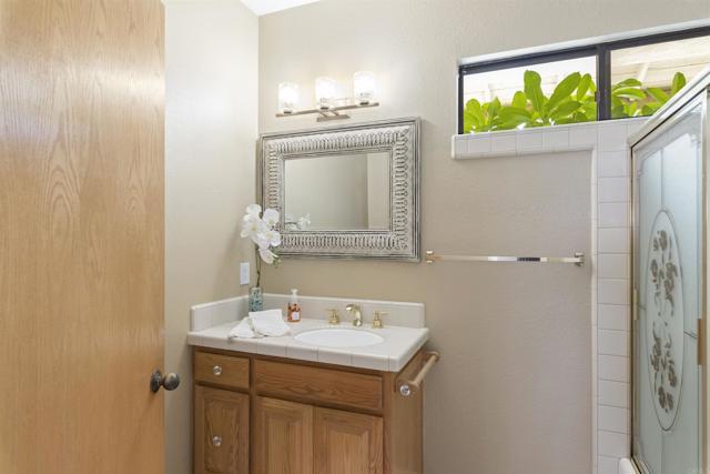 Detail Gallery Image 9 of 33 For 1114 N Crescent Ridge, Fallbrook,  CA 92028 - 2 Beds | 2 Baths