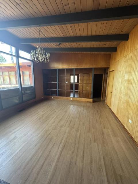 1625 Higgins Way, Pacifica CA: https://media.crmls.org/mediaz/6acefbc7-833a-447c-83d2-3a4e7369ae24.jpg