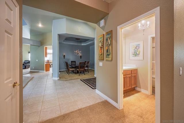 1772 Crescent Knolls Gln, Escondido CA: https://media.crmls.org/mediaz/6acf6907-932f-4b8f-9415-9e7a7395360e.jpg
