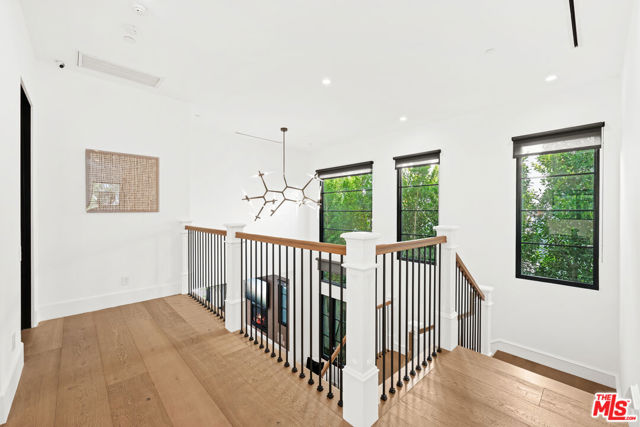 741 N Vista Street, Los Angeles CA: https://media.crmls.org/mediaz/6acf766f-8562-4174-9a25-29af4e21a45e.jpg