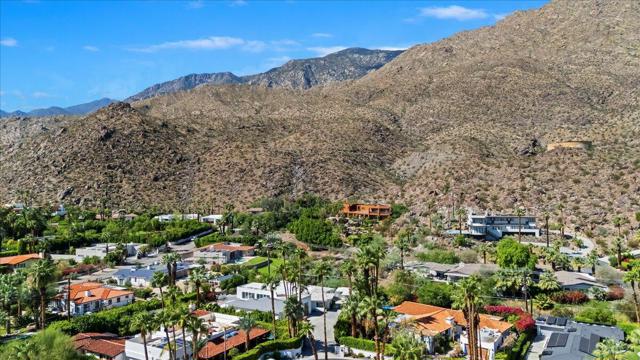 291 W Lilliana Drive, Palm Springs CA: https://media.crmls.org/mediaz/6acf79b0-bc1a-42b2-86da-740848e937a5.jpg