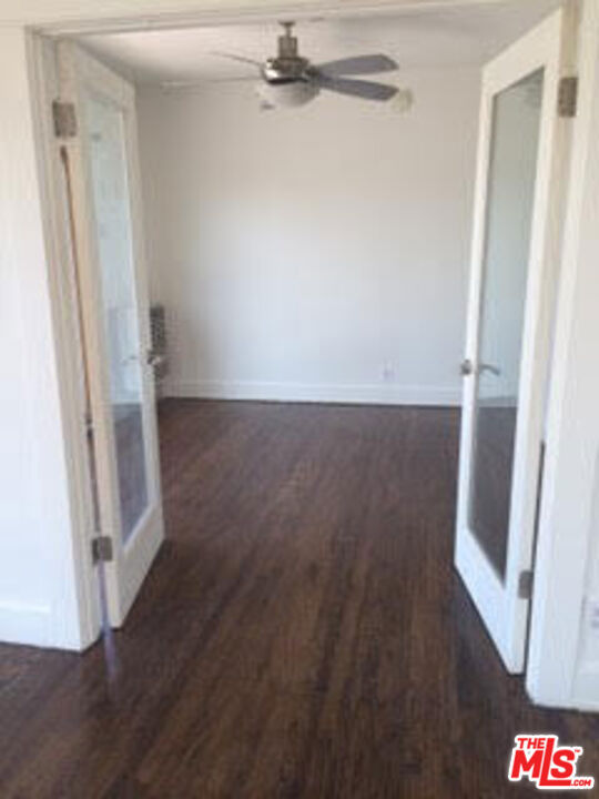 1016 Laguna Avenue, Los Angeles CA: https://media.crmls.org/mediaz/6acfec47-3dbf-492f-a31a-6a7cbfbcf861.jpg