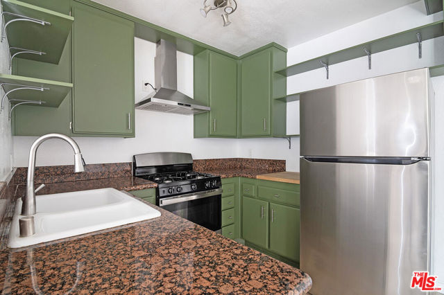 14560 Clark Street, Sherman Oaks CA: https://media.crmls.org/mediaz/6acfede8-b988-4c37-8970-bcf5c232b00e.jpg
