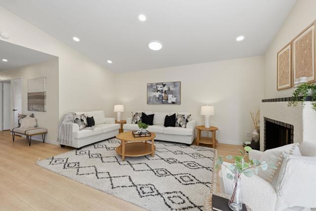 Detail Gallery Image 9 of 38 For 10896 Pointed Oak Ln, San Diego,  CA 92131 - 3 Beds | 2 Baths