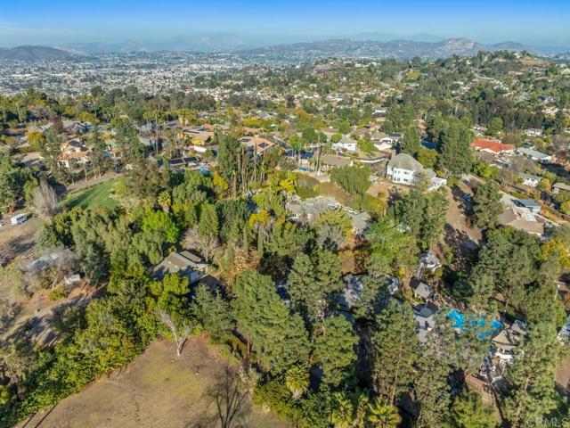 10880 Hess Drive, La Mesa CA: https://media.crmls.org/mediaz/6ad0790c-48a1-4493-ba6b-8ea56e3cc08a.jpg