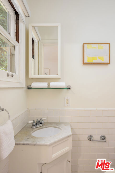 2222 Camden Avenue photo 16