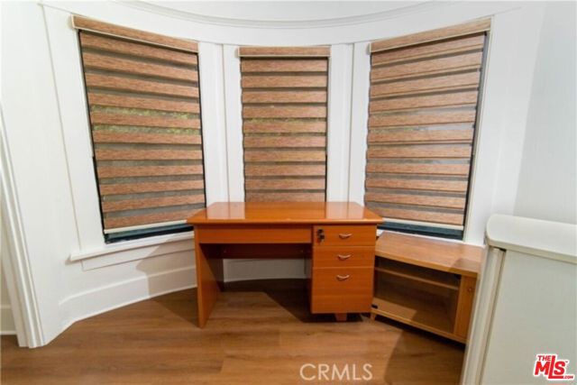 1023 S Wilton Place, Los Angeles CA: https://media.crmls.org/mediaz/6ad152a8-3f0d-4e90-9862-71248af3e193.jpg