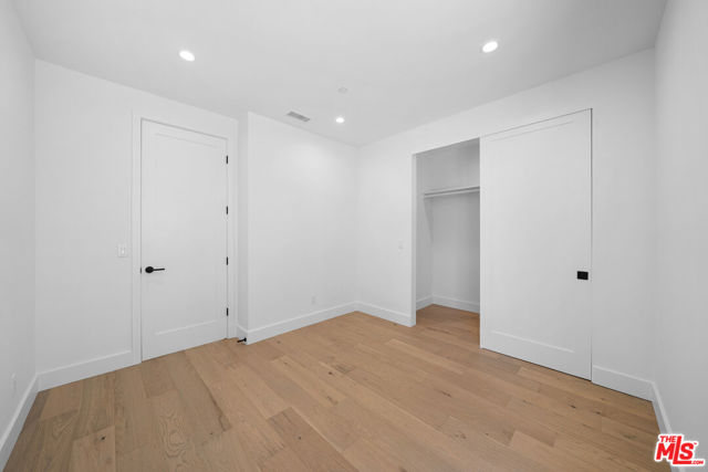 1688 N Sierra Bonita Avenue, Pasadena CA: https://media.crmls.org/mediaz/6ad27a42-30e0-42c5-9109-1d246395f2b4.jpg