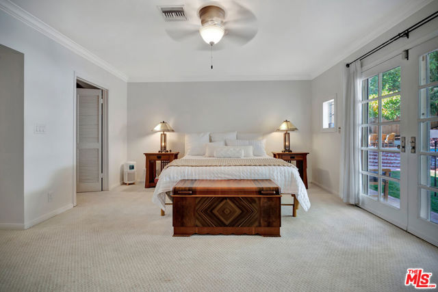 5252 Vanalden Avenue, Tarzana CA: https://media.crmls.org/mediaz/6ad28802-88da-4aef-a6fd-4cc434366793.jpg