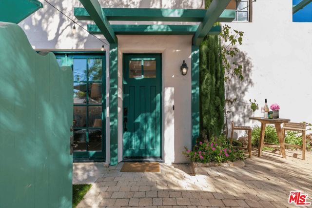 202 Canada Street, Ojai CA: https://media.crmls.org/mediaz/6ad33e1b-2006-4776-91d6-2f2267f2f806.jpg