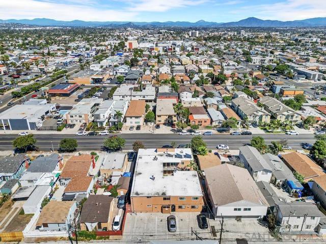 4252 35th St, San Diego CA: https://media.crmls.org/mediaz/6ad377ea-a898-4c34-bc1b-216ce369168d.jpg