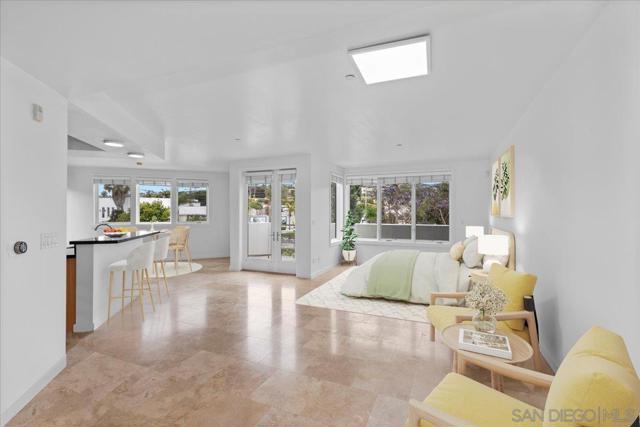 5490 La Jolla Blvd, La Jolla CA: https://media.crmls.org/mediaz/6ad39a3b-9c96-4583-ba79-6a48a8b1de69.jpg