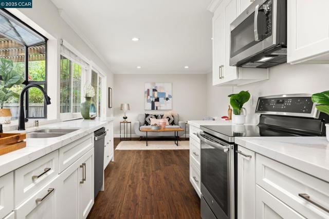 2115 Wilmington Dr, Walnut Creek CA: https://media.crmls.org/mediaz/6ad4a035-ceae-4fd9-8124-5e1b5230f922.jpg