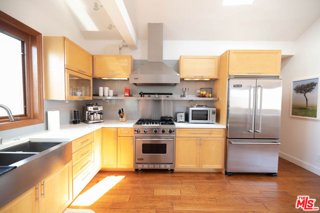 6644 Vista Del Mar, Playa del Rey CA: https://media.crmls.org/mediaz/6ad4f119-ad7c-4a87-946a-0fb4b7b9a3e2.jpg