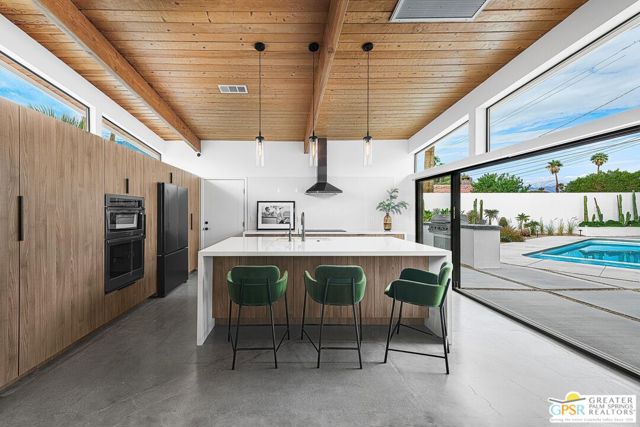 454 E Lindsey Drive, Palm Springs CA: https://media.crmls.org/mediaz/6ad509bc-be59-4c56-a2ed-9a977f931bdb.jpg