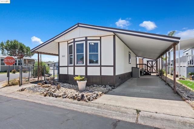 301 Alcott Ct, Bethel Island CA: https://media.crmls.org/mediaz/6ad5ca64-df1c-492f-ac98-76138ddee3f8.jpg