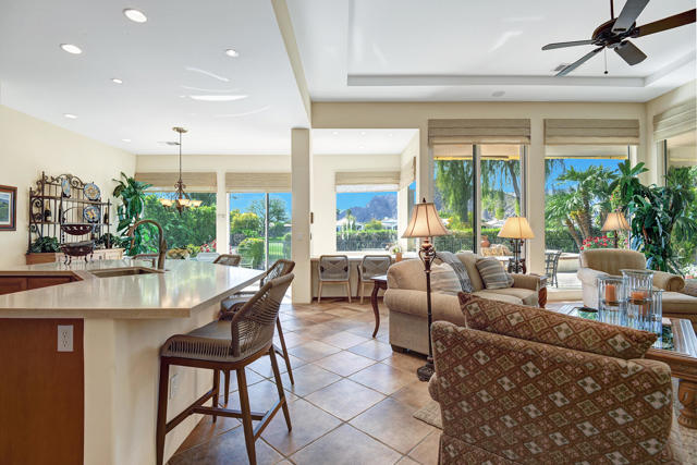 79405 Mandarina, La Quinta CA: https://media.crmls.org/mediaz/6ad6580d-7c4e-44e4-af19-6d03b108dcd2.jpg