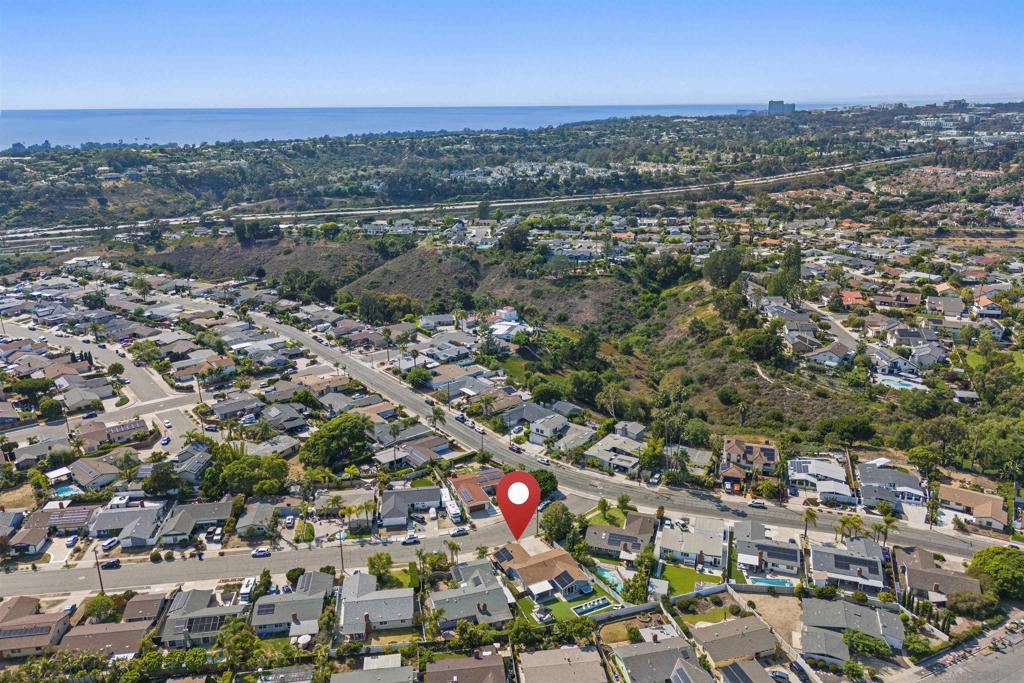 MLS #250033670SD img 29