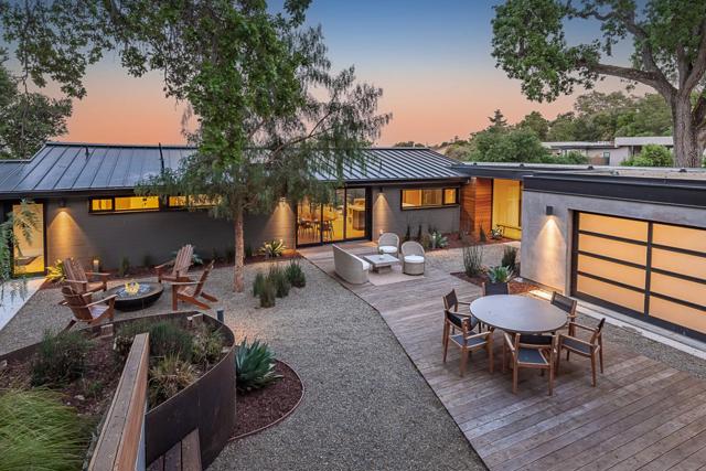 26896 Alejandro Drive, Los Altos Hills CA: https://media.crmls.org/mediaz/6ad6a5e2-30ee-4614-999a-608498f63c45.jpg