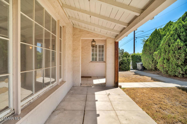 2327 Royal Avenue, Simi Valley CA: https://media.crmls.org/mediaz/6ad6ecf8-6214-4684-9a01-8fc561666a16.jpg