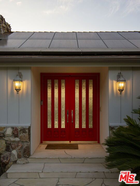 16303 Mandalay Drive, Encino CA: https://media.crmls.org/mediaz/6ad6fd58-9538-4d49-8e53-48c317222322.jpg