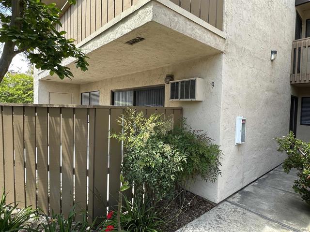 9889 Caminito Marlock, San Diego CA: https://media.crmls.org/mediaz/6ad7e690-1c17-4bcb-ba49-cde152d7f719.jpg
