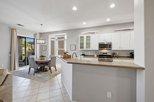 80464 Muirfield Drive, Indio CA: https://media.crmls.org/mediaz/6ad8d9bf-2933-42bf-89a8-be49aa59afff.jpg