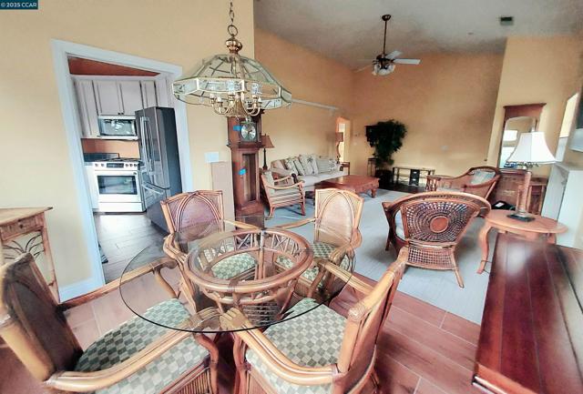 3080 Casadero Ct, Pleasanton CA: https://media.crmls.org/mediaz/6ad914c6-dad0-46fa-a33a-7ddb2401d15f.jpg