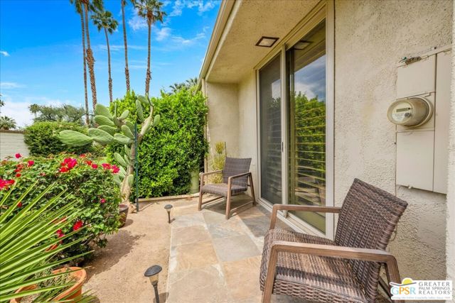 733 N Via Acapulco, Palm Springs CA: https://media.crmls.org/mediaz/6ad92030-28eb-4a9d-8b37-b5a892eb92ba.jpg