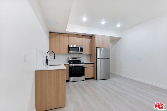1124 S Normandie Avenue, Los Angeles CA: https://media.crmls.org/mediaz/6ad930c9-79e6-4003-8fde-aa1f0bc93194.jpg