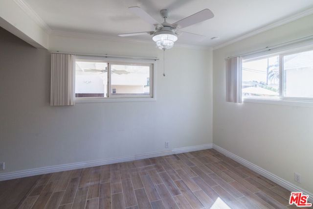 8646 Corbin Avenue, Northridge CA: https://media.crmls.org/mediaz/6ada0c05-e56a-4e49-b1f4-36313f9e5bca.jpg