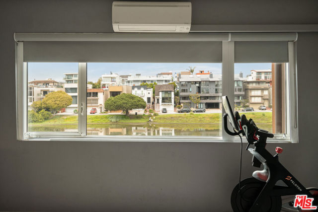6400 Pacific Avenue, Playa del Rey CA: https://media.crmls.org/mediaz/6ada285d-4816-4a9d-a014-b4b9fc1d3149.jpg