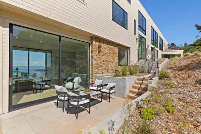 3 Wolfback Ridge Road, Sausalito CA: https://media.crmls.org/mediaz/6ada34d4-a64f-448b-930c-d664be1935dc.jpg
