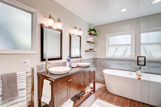 Detail Gallery Image 24 of 37 For 1255 Oak Circle Dr, Glendale,  CA 91208 - 3 Beds | 2 Baths