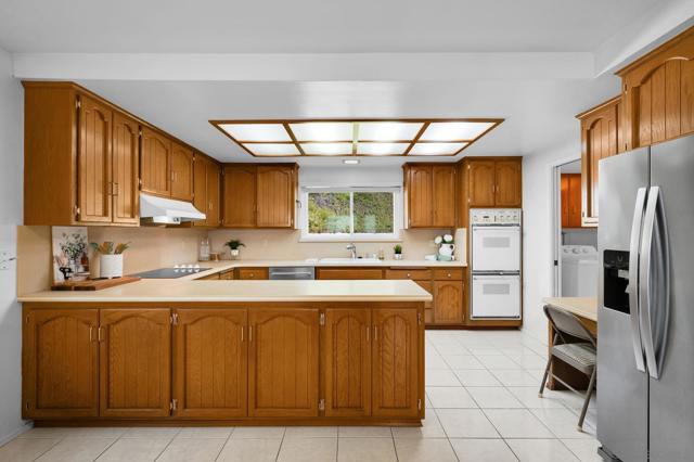 775 Cornish Dr., San Diego CA: https://media.crmls.org/mediaz/6ada8f61-fdfc-4d23-b3d9-cb49acf6824a.jpg