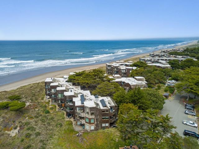 101 Shell Drive, Watsonville CA: https://media.crmls.org/mediaz/6adad8c8-4bb5-4dc9-a144-76d5fffd92f6.jpg