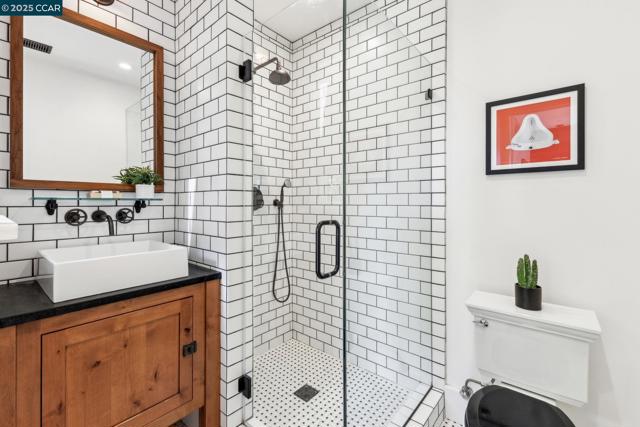 25 La Campana, Orinda CA: https://media.crmls.org/mediaz/6adb1124-33d0-42c7-a7dc-c98ff005e7f1.jpg