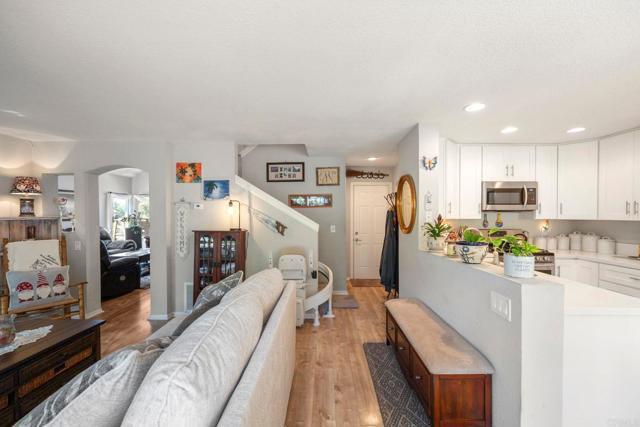 Image 16 of 35 For 2277 Dunstan Street