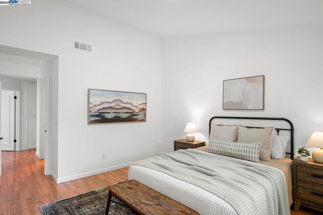 5917 Pine Vista Way, Elk Grove CA: https://media.crmls.org/mediaz/6adbc9ac-f5cc-487f-9571-80ee3532dd20.jpg
