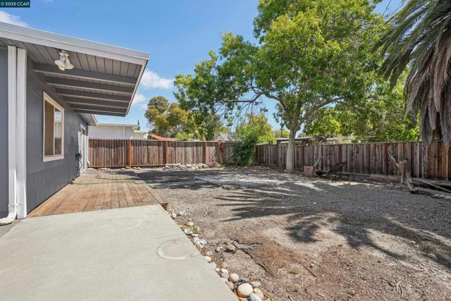 2838 Loma Vista Ave, Concord CA: https://media.crmls.org/mediaz/6adc96b1-5b5b-4793-84b1-fc8c7004876d.jpg
