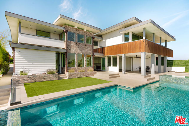 934 1st Street, Manhattan Beach CA: https://media.crmls.org/mediaz/6adc9ccc-1061-46b1-a315-0033bec183e4.jpg