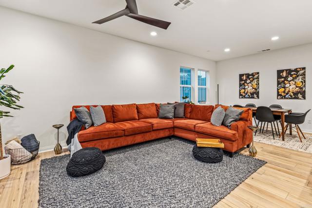 Detail Gallery Image 6 of 20 For 506 Willowmore St, Vista,  CA 92081 - 3 Beds | 2 Baths