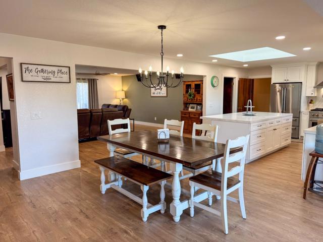 215 Rays Circle, Hollister CA: https://media.crmls.org/mediaz/6add69a2-5a76-44b2-9d2d-fa14382c9f19.jpg
