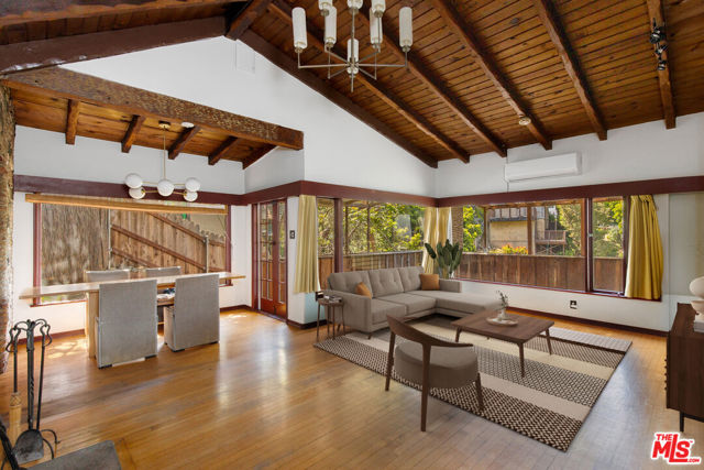 6933 Vanland Trail, Los Angeles CA: https://media.crmls.org/mediaz/6aded9a4-d089-4386-b26c-d1824f767b15.jpg