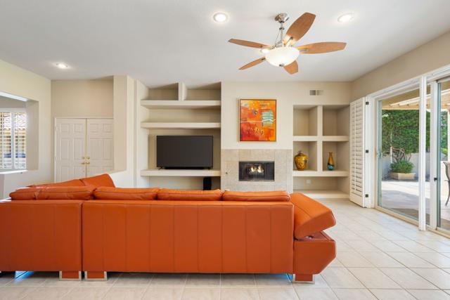 285 Kavenish Drive, Rancho Mirage CA: https://media.crmls.org/mediaz/6adf149f-6e67-4968-9a1c-30ef1c25214e.jpg